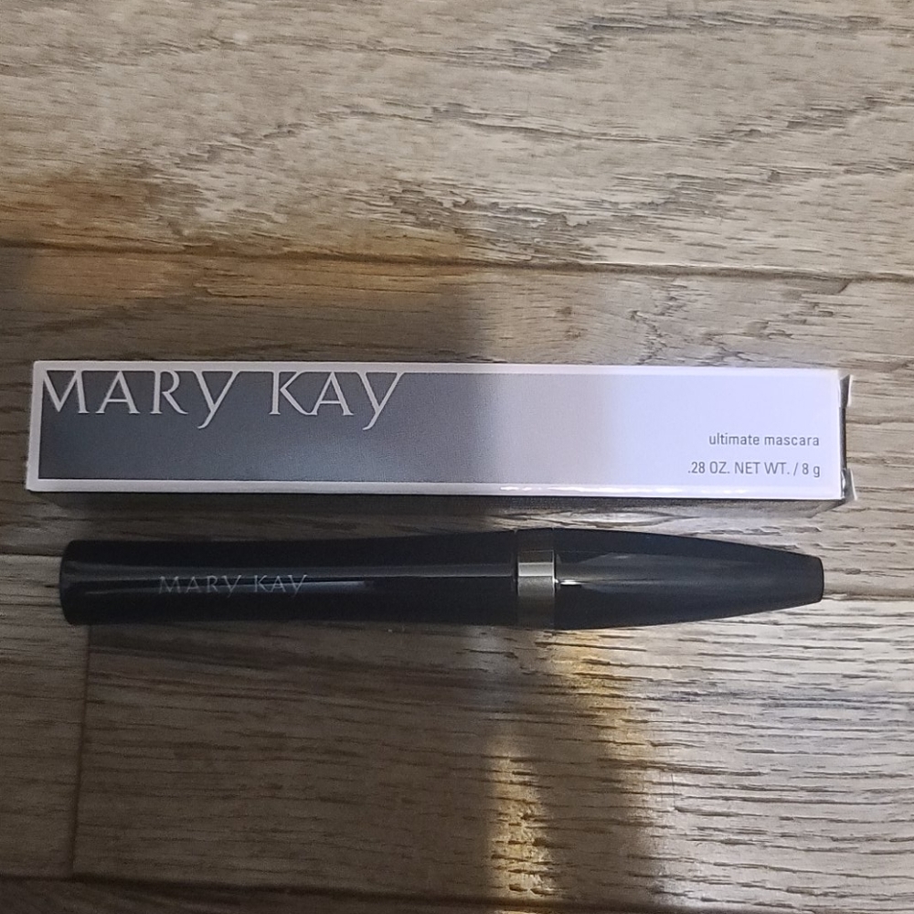 👁NIB Black Brown Ultimate Mascara👁 - Picture 1 of 6